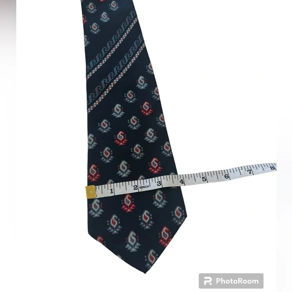 Vintage Yves Saint Laurent blue pattern 100% silk men’s necktie